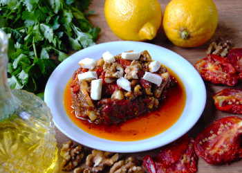 Kuru Domatesli Yaz Salatası