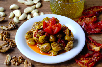 Izgara Zeytin Salatası