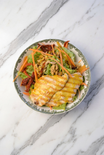 Izgara Tavuklu Hardal Soslu Salata